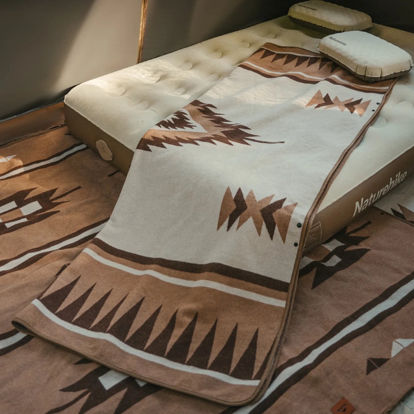 Naturehike, Wool Blanket, Multi-purpose Warm Wool Blanket, Oversized Skin-friendly Wool Throw, Wearable Soft and Warm Blanket, For Home/Camping/Travel