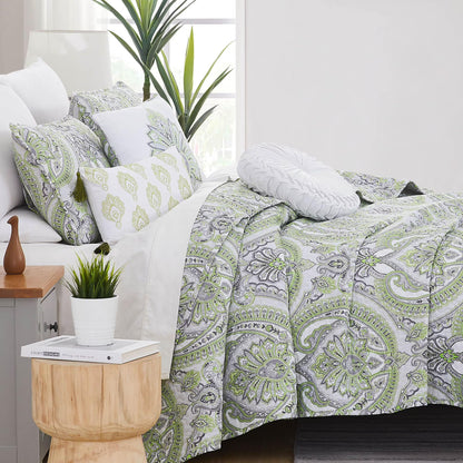 Southshore Fine LinensOversized 5-Piece Twin/Twin XL Quilt Bedding Set with two matching shams and three decorative throw pillows, oversized Paisley farmhouse bedspread Pure Melody Aqua