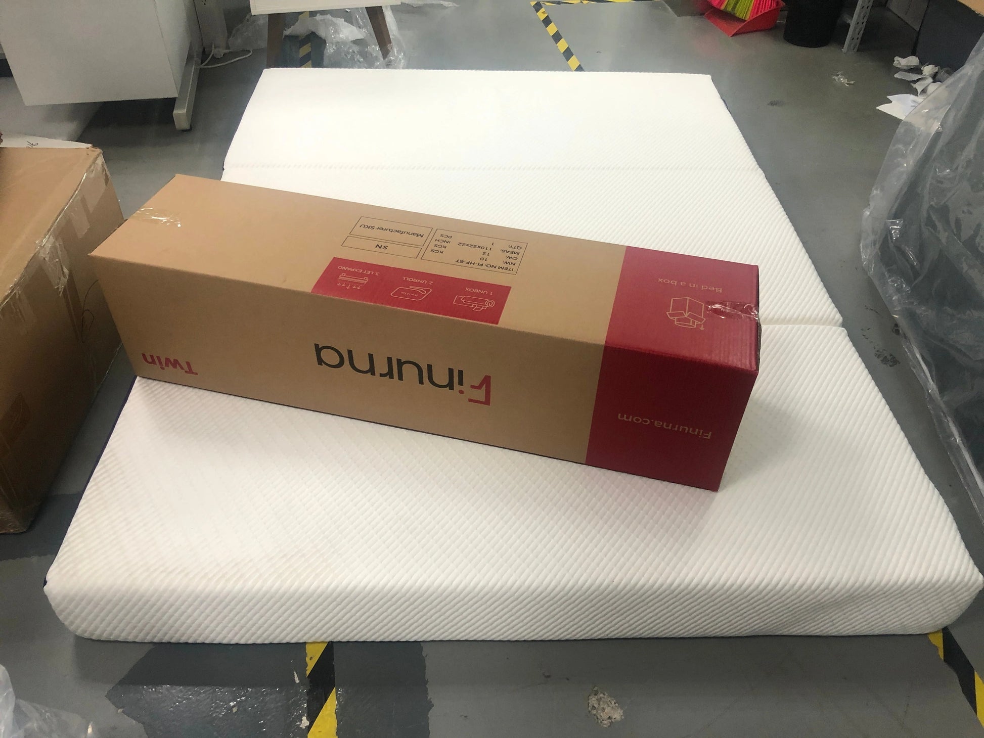 Finurna 8Inch Trifold Memory Foam Mattress in a box