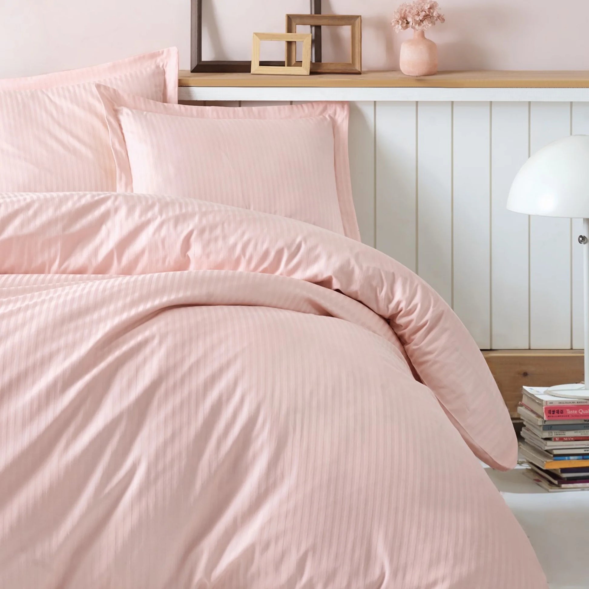 Powder Pink Satin Duvet Cover Set, 100% High Quality Turkish Cotton Queen Size Set, 1 Duvet Cover, 1 Fitted Sheet and 2 Pillowcases, Hypoallergenic, Breathable, Satin Bedding Set, Machine Washable