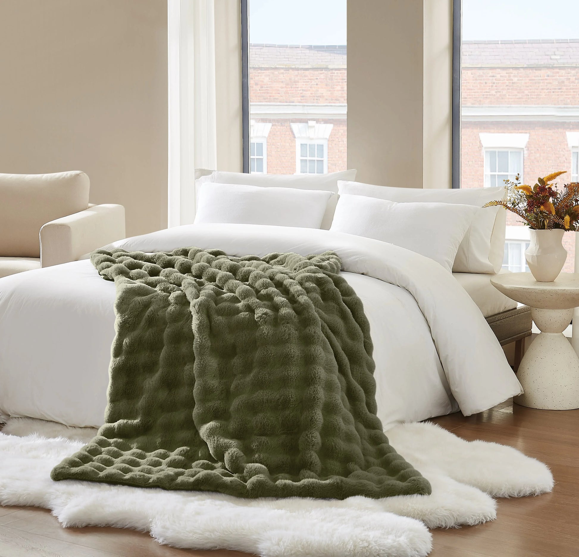 Brooklyn Loom Bubble Faux Fur 100% Microfiber Polyester Twin XL Blanket in Green, All Season, Adult Size, OEKO-TEX Certified
