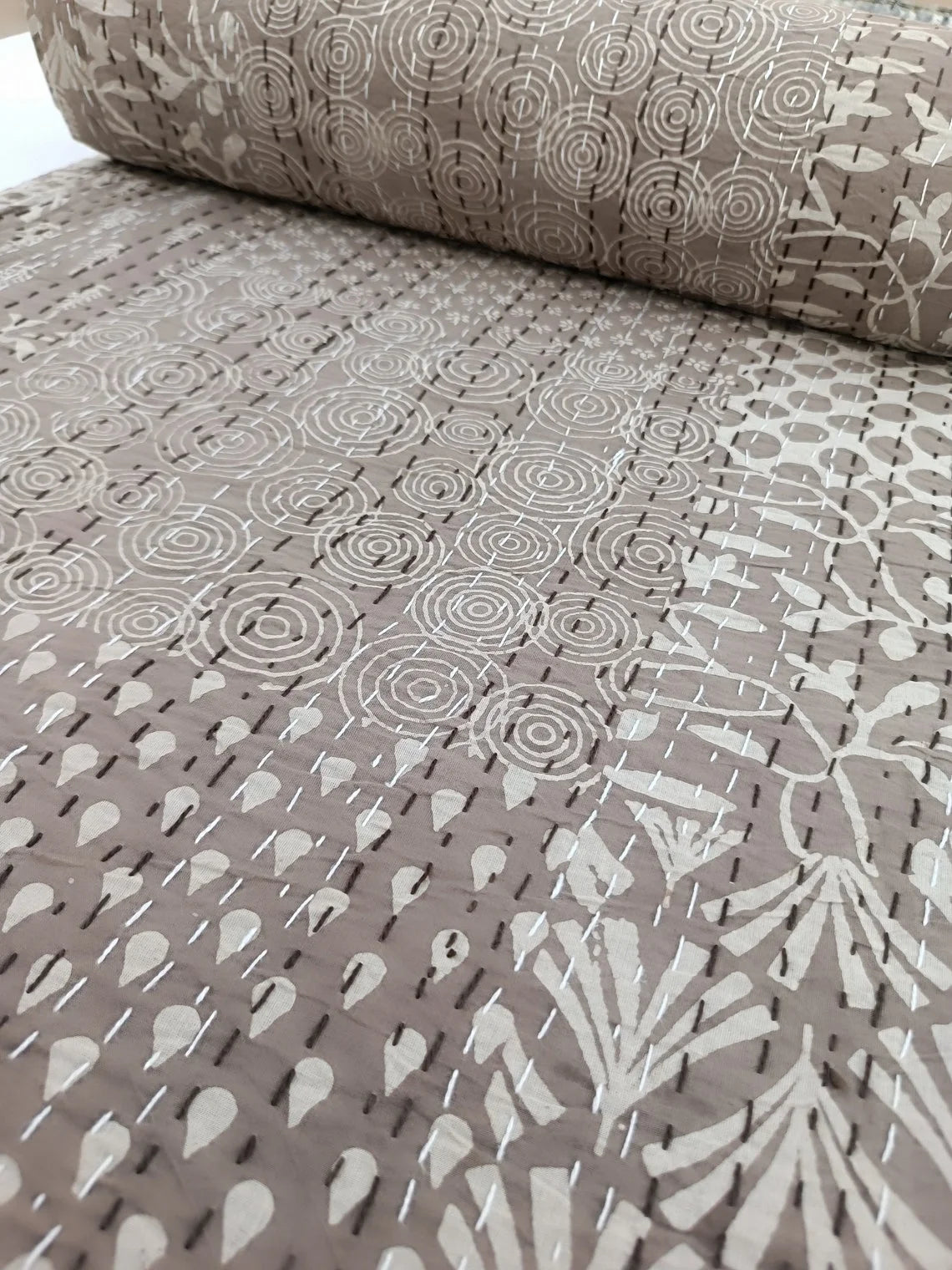 Handmade Kantha Quilt Unique Design Handmade Kantha Quilted Bedding Bedspread Handblock Print Throw Blanket Well-Looking Quilt