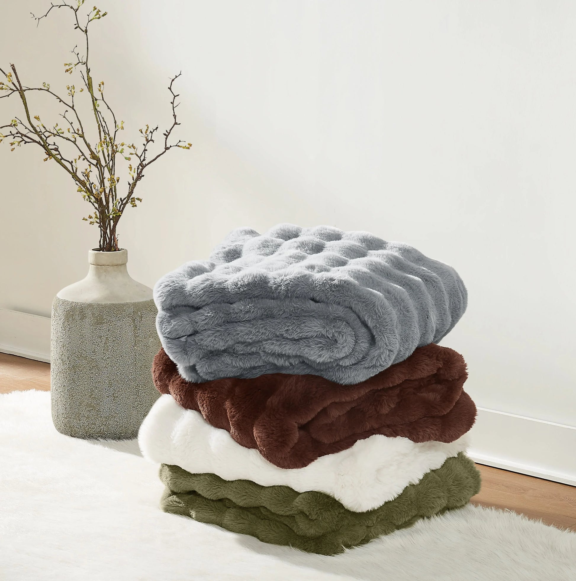 Brooklyn Loom Bubble Faux Fur 100% Microfiber Polyester Twin XL Blanket in Green, All Season, Adult Size, OEKO-TEX Certified