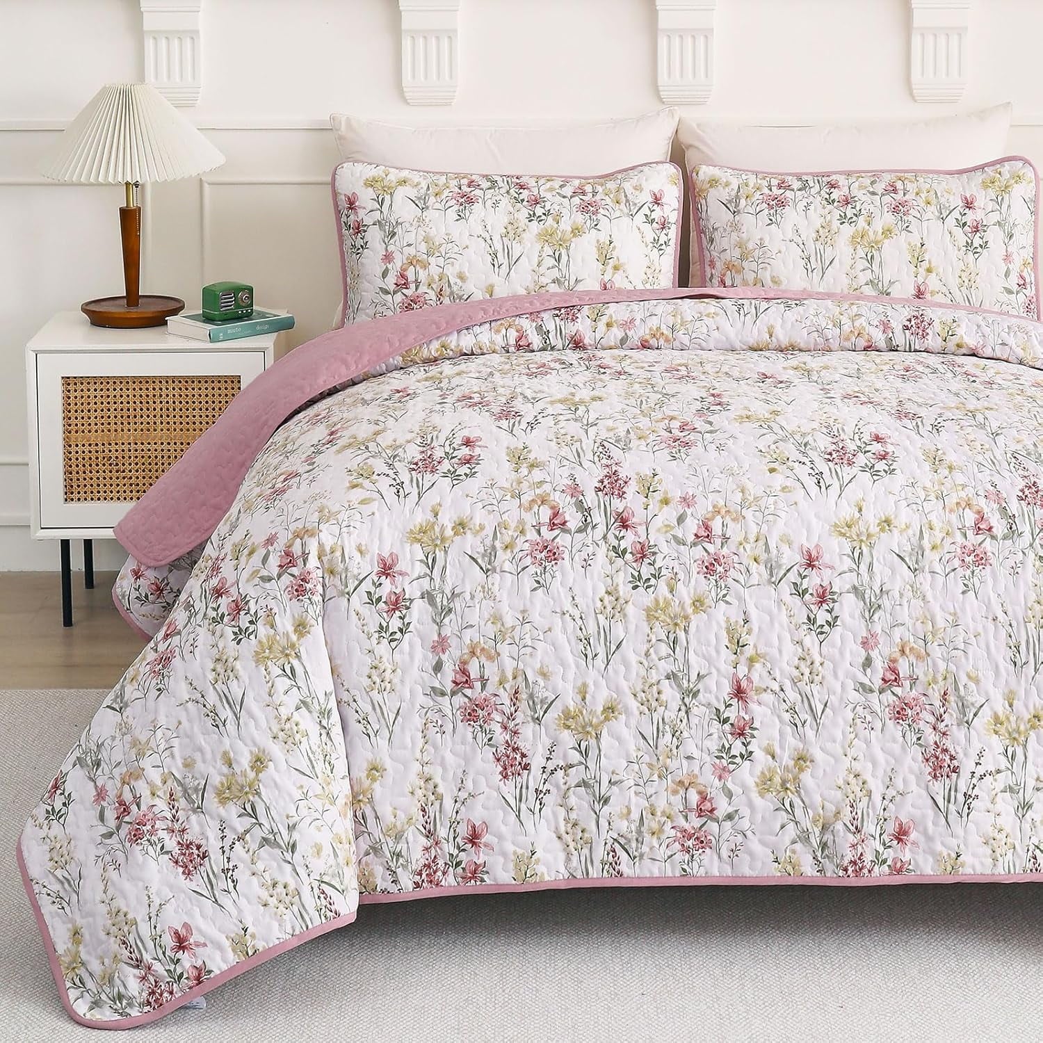 King Size Quilt Set, Pink Floral Pattern Quilt Bedding Set King, 3 Pieces Botanical Quilt Soft Microfiber Bed Coverlet for All Season(104" x 90")