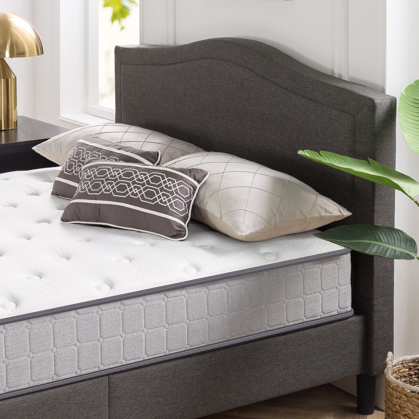 Zinus Comfort Support 10" Hybrid Mattress, Cooling Gel Memory Foam Pocket Spring, Queen
