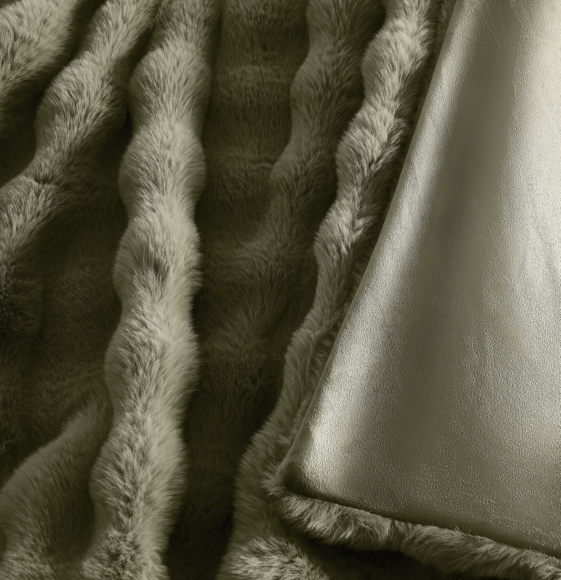 Brooklyn Loom Bubble Faux Fur 100% Microfiber Polyester Twin XL Blanket in Green, All Season, Adult Size, OEKO-TEX Certified