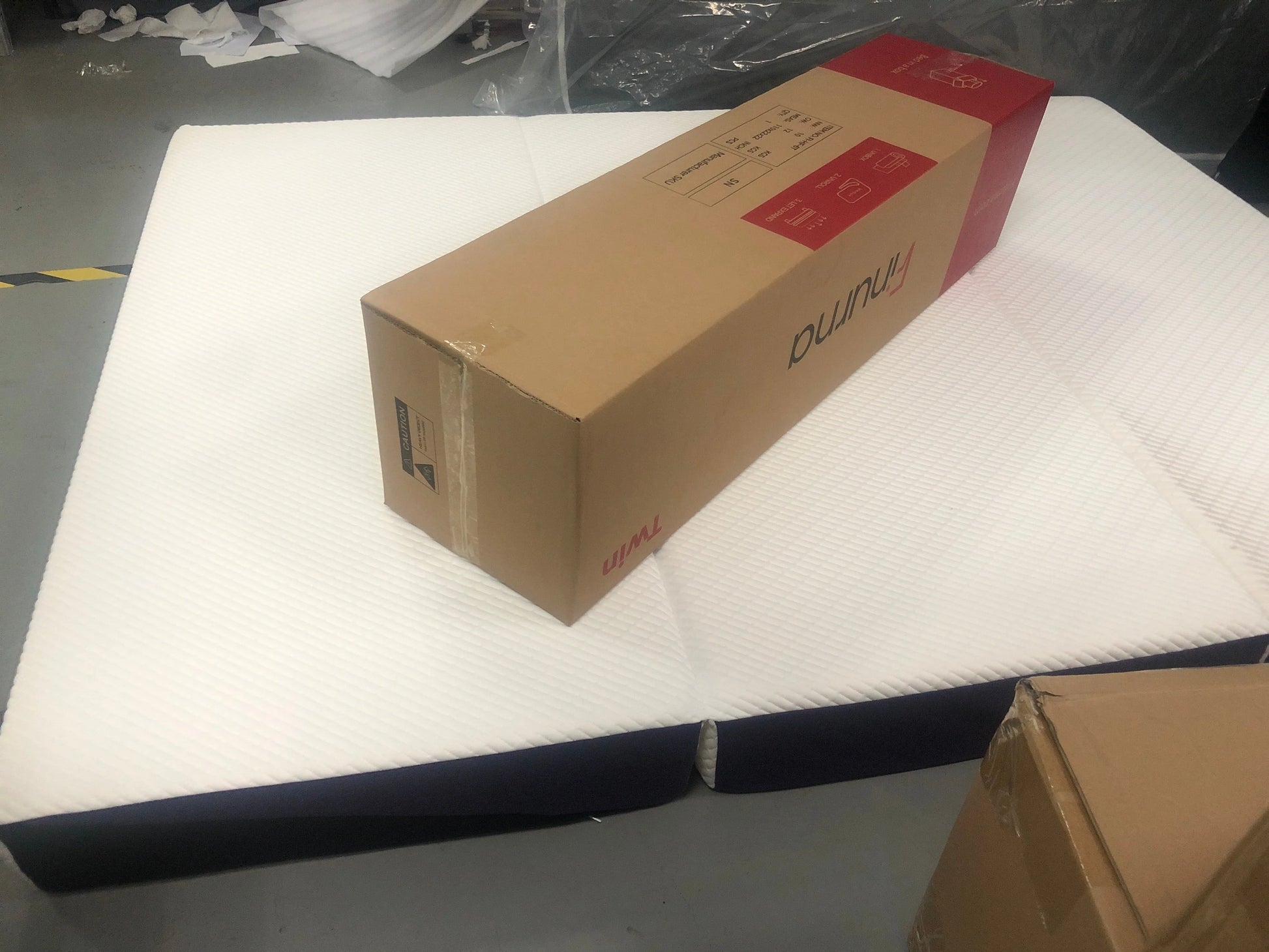 Finurna 8Inch Trifold Memory Foam Mattress in a box