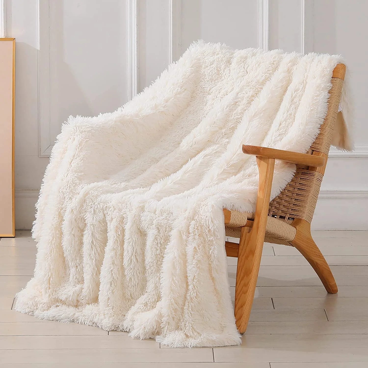 Junovo Super Soft Throw Blanket for Bed, Fluffy Cozy Plush Light Blanket, Washable Warm Furry Throw Blanket for Couch Sofa Chair Home Decor, 50"x60" ,Cream White