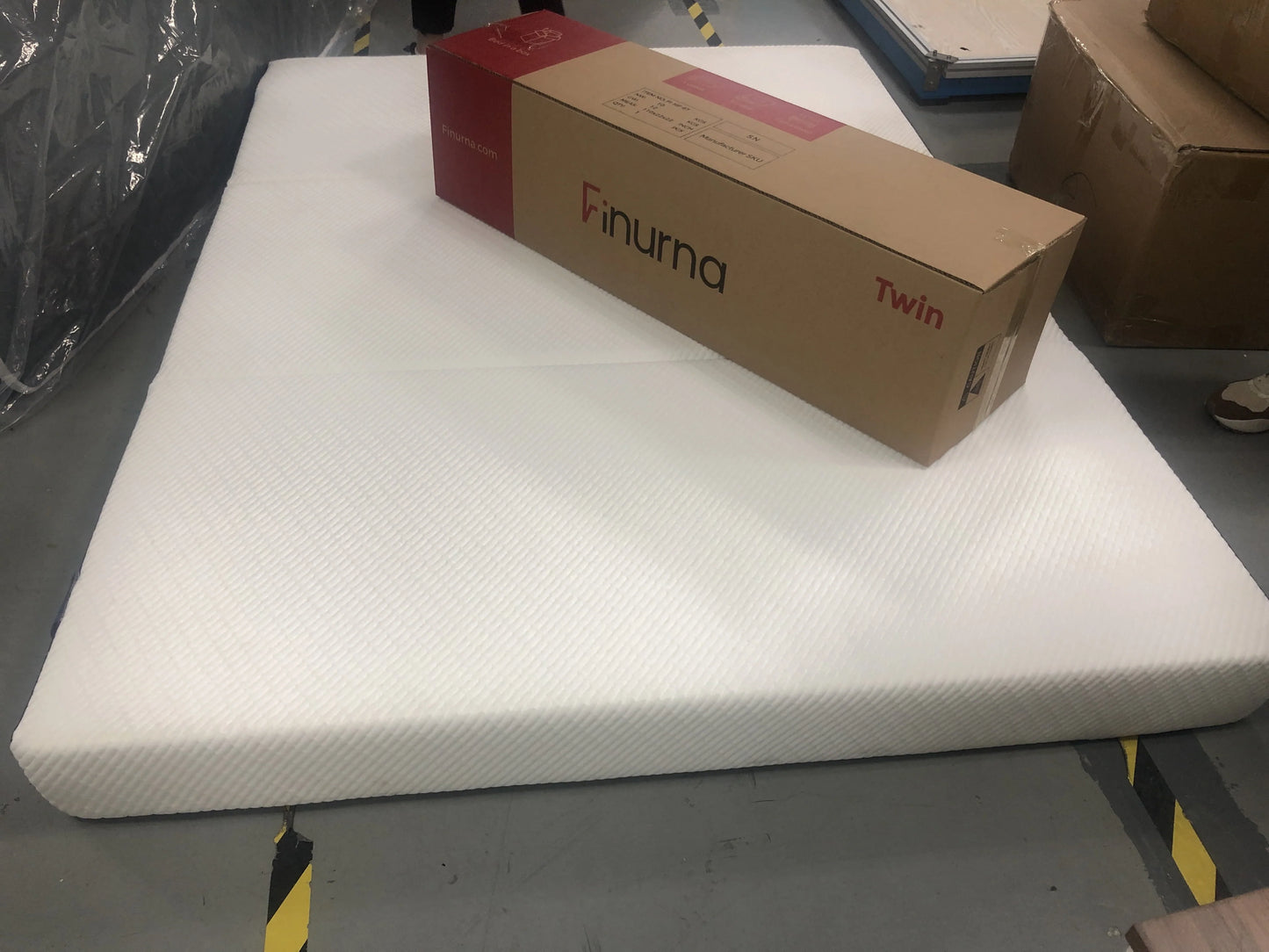 Finurna 8Inch Trifold Memory Foam Mattress in a box