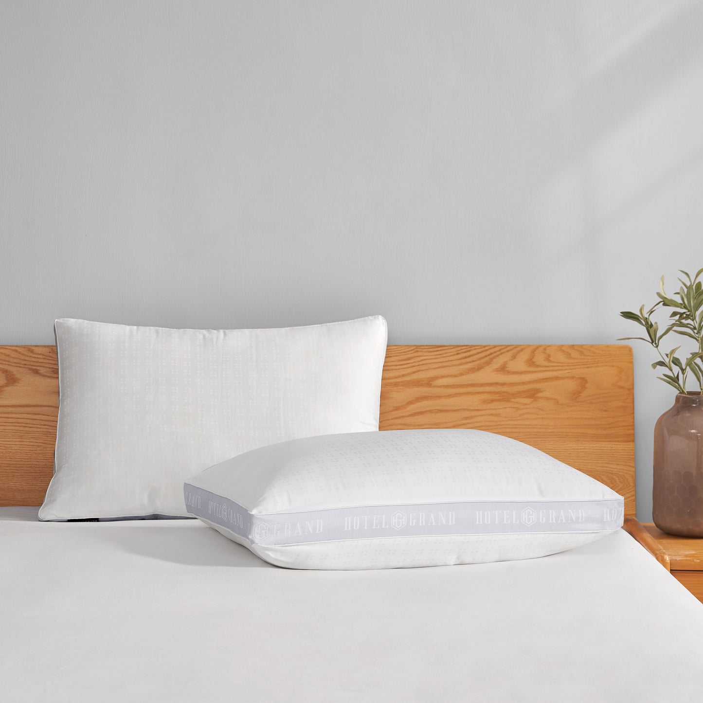 Hotel Grand ClusterSoft Gel 2-pack Bed Pillow