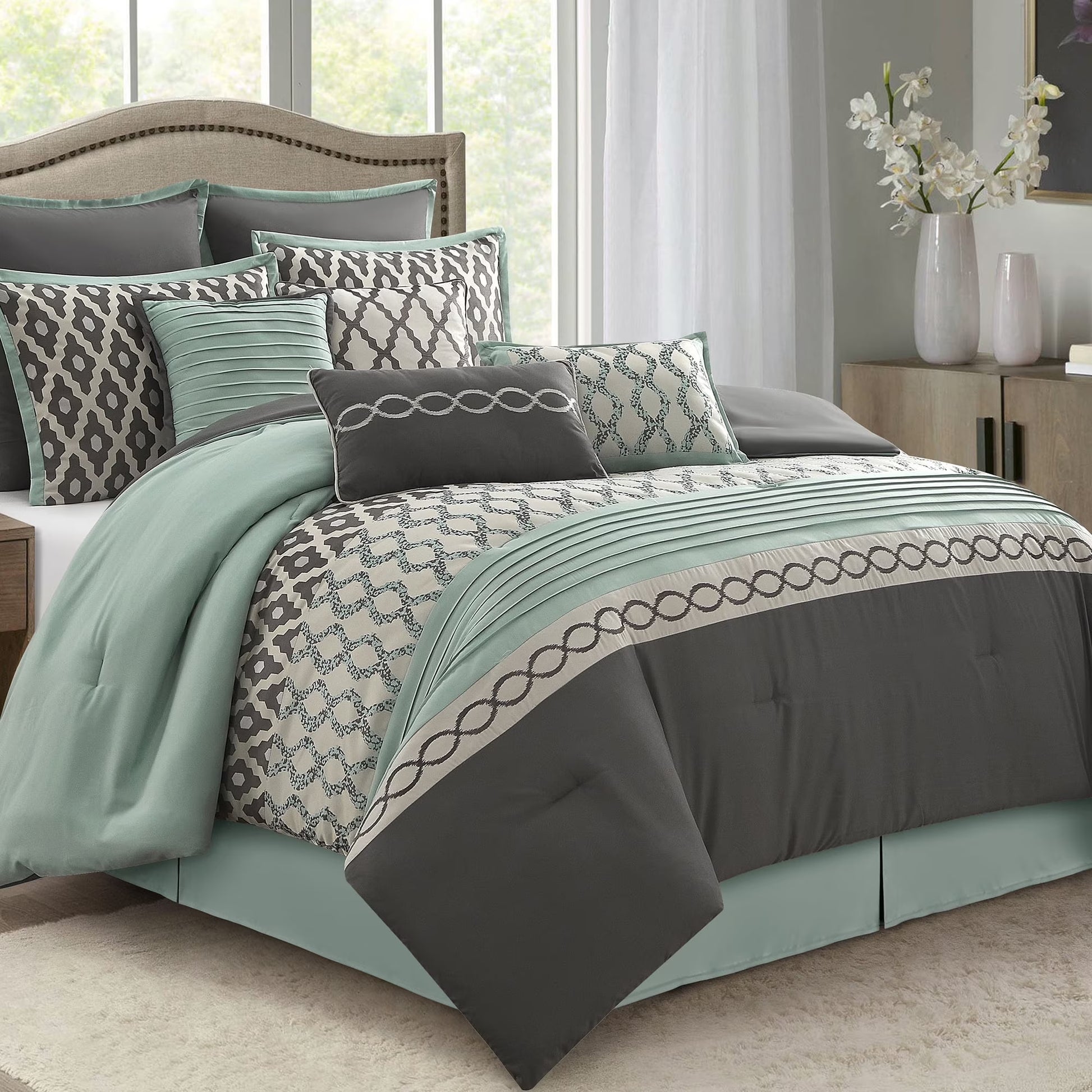 LANCO MODERN LIFESTYLE King Size Comforter Set, Burgundy, 10 Piece Bed in a Bag for All Seasons, Luxury Extreme Comfort Bedding Sets with Bedskirt, Pillow Shams, Euro Shams and Decor Pillows