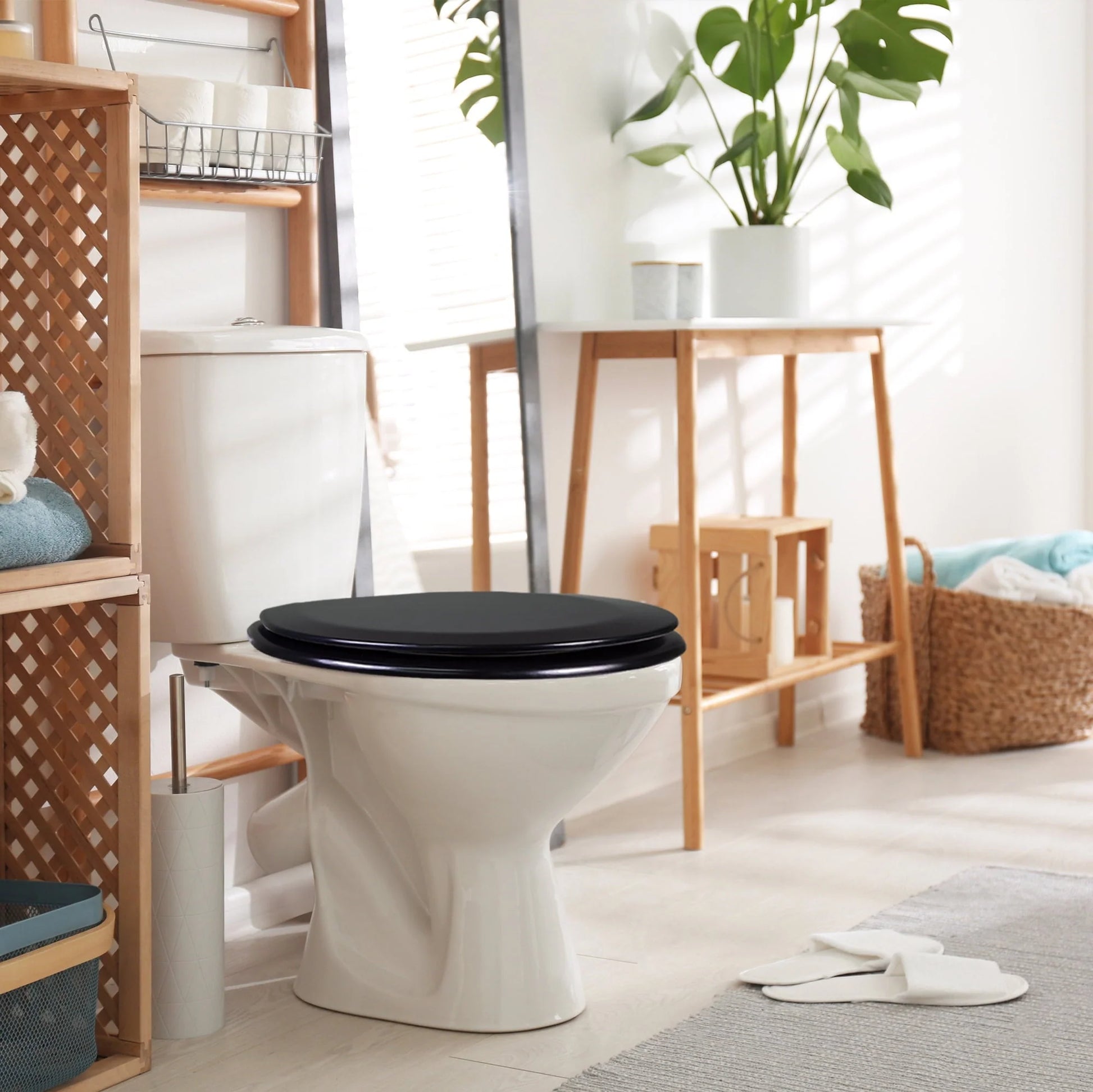 Dalton Toilet Seat Round Soft Close – Black Rustic Wooden Round Standard Toilet Seat for Bathroom – Design House, 561241-BLK